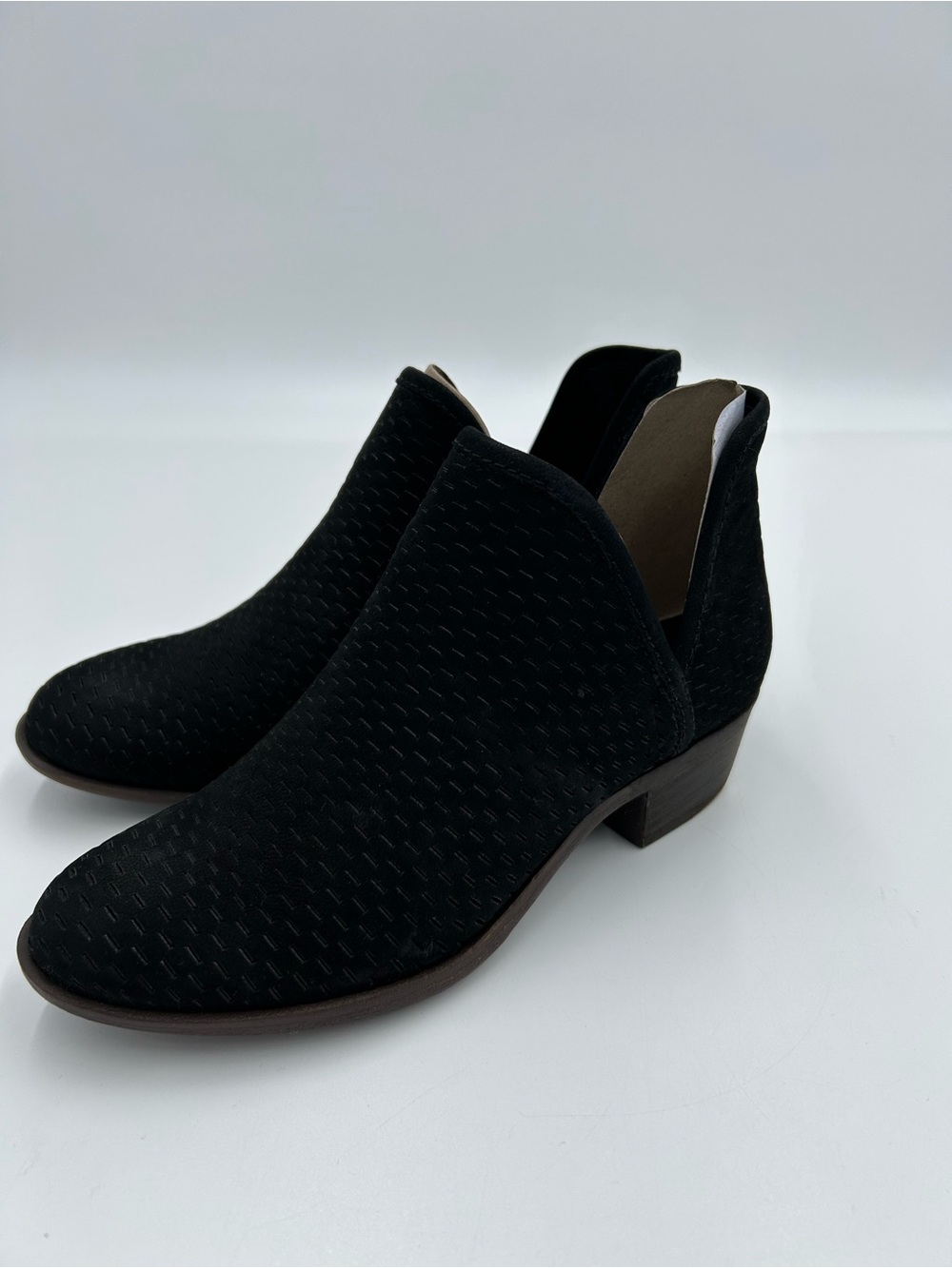 Lucky Brand Black Suede Textured Cutout Ankle Booties 5 NWOT